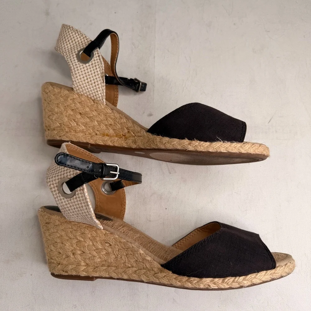 Lucky Brand wedge sandals black and tan canvas